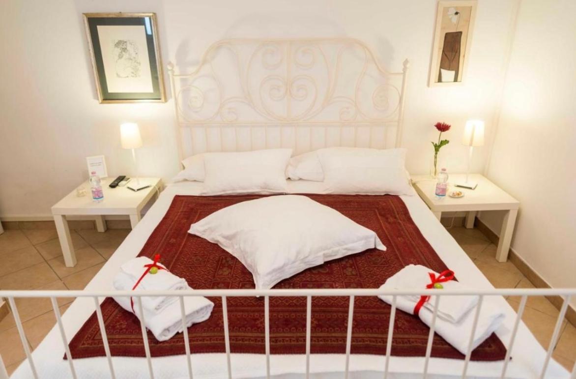 La Locanda Di Andrea Il Pescatore Bed & Breakfast Borgo Montenero Exterior photo
