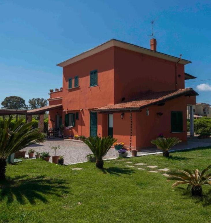 La Locanda Di Andrea Il Pescatore Bed & Breakfast Borgo Montenero Exterior photo
